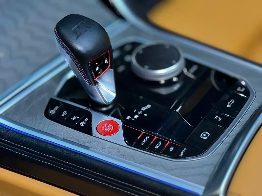 BMW M8 4.4 AT 4WD (625 hp) - 10