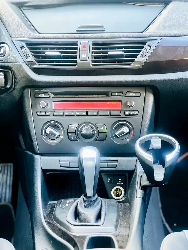 BMW X1 sDrive18i AT (150 حصان) - 12