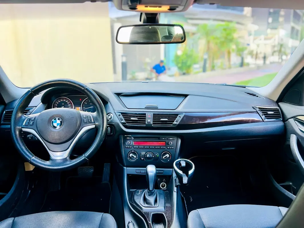 BMW X1 sDrive18i AT (150 حصان) - 14