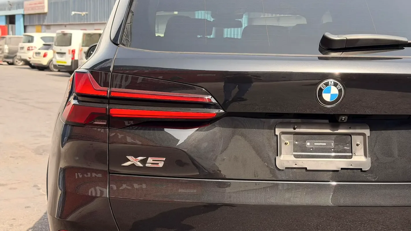 BMW X5 3.0 AT 4WD (381 حصان) - 10