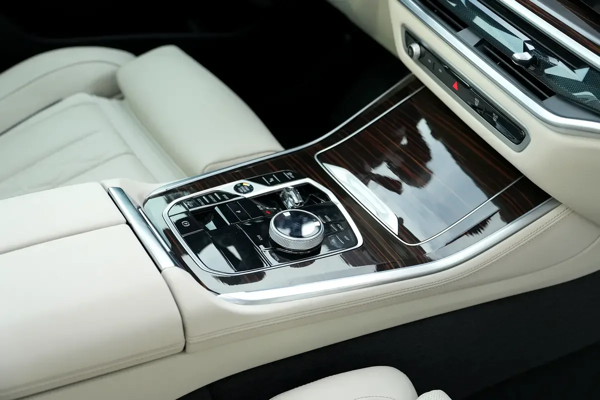 BMW X5 3.0 AT 4WD (381 حصان) - 11