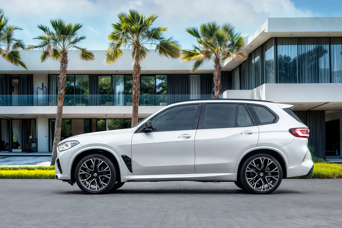 BMW X5 4.4 (625 hp) gasoline, Automatic transmission, Four-wheel drive (4WD) - 2