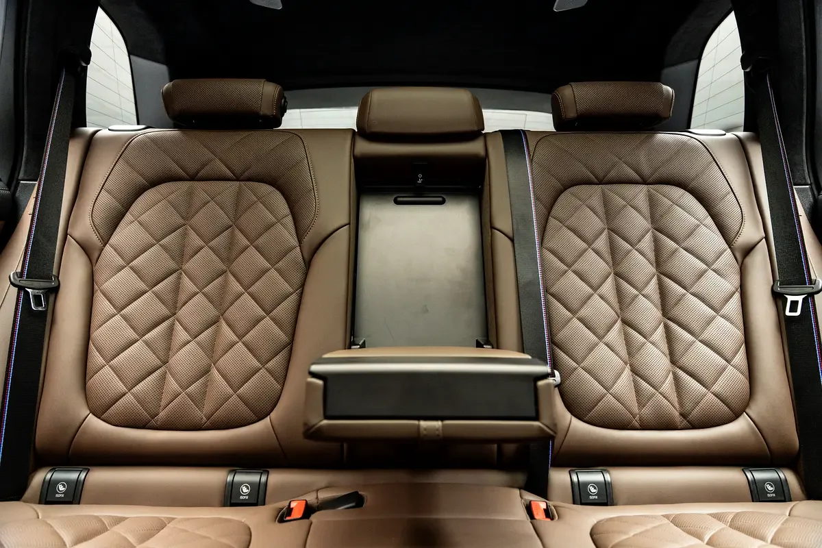 BMW X5 4.4 AT 4WD (530 حصان) - 18