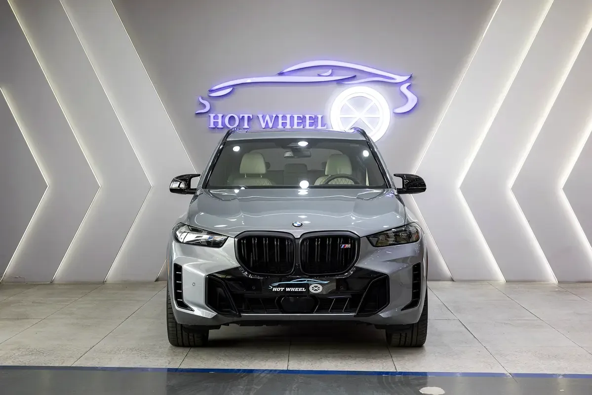 BMW X5 4.4 AT 4WD (530 حصان) - 2