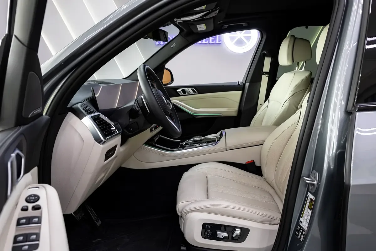 BMW X5 4.4 AT 4WD (530 حصان) - 11
