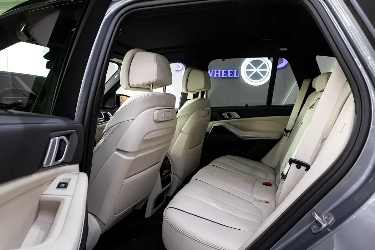 BMW X5 4.4 AT 4WD (530 حصان) - 14