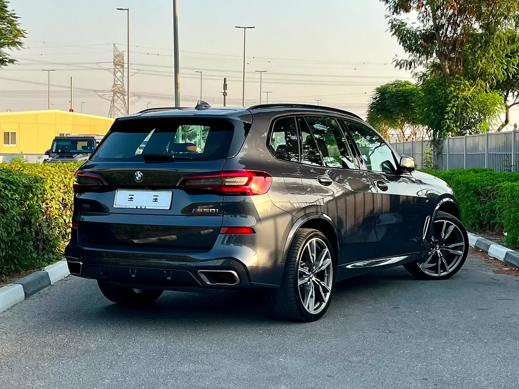 BMW X5 M50i Steptronic xDrive (530 حصان) - 7