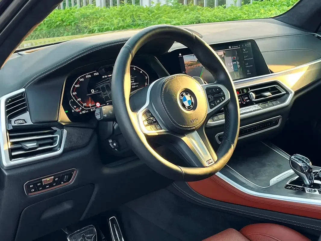 BMW X5 M50i Steptronic xDrive (530 حصان) - 9