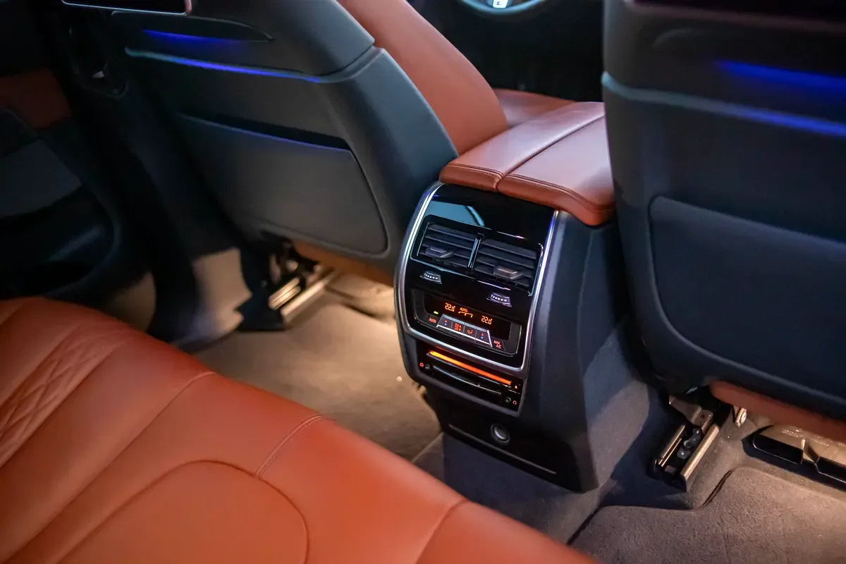 BMW X5 M50i Steptronic xDrive (530 حصان) - 19