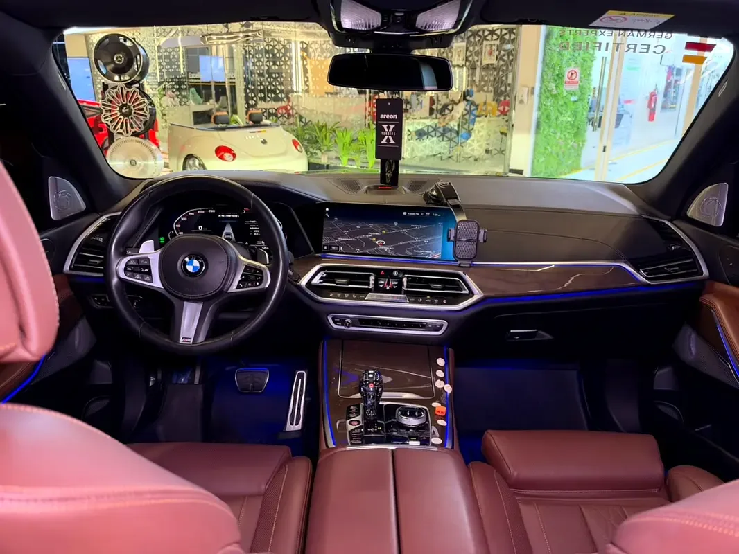 BMW X5 M50i Steptronic xDrive (530 حصان) - 9