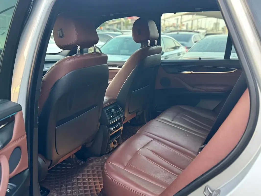 BMW X5 xDrive35i Steptronic (306 hp) - 10