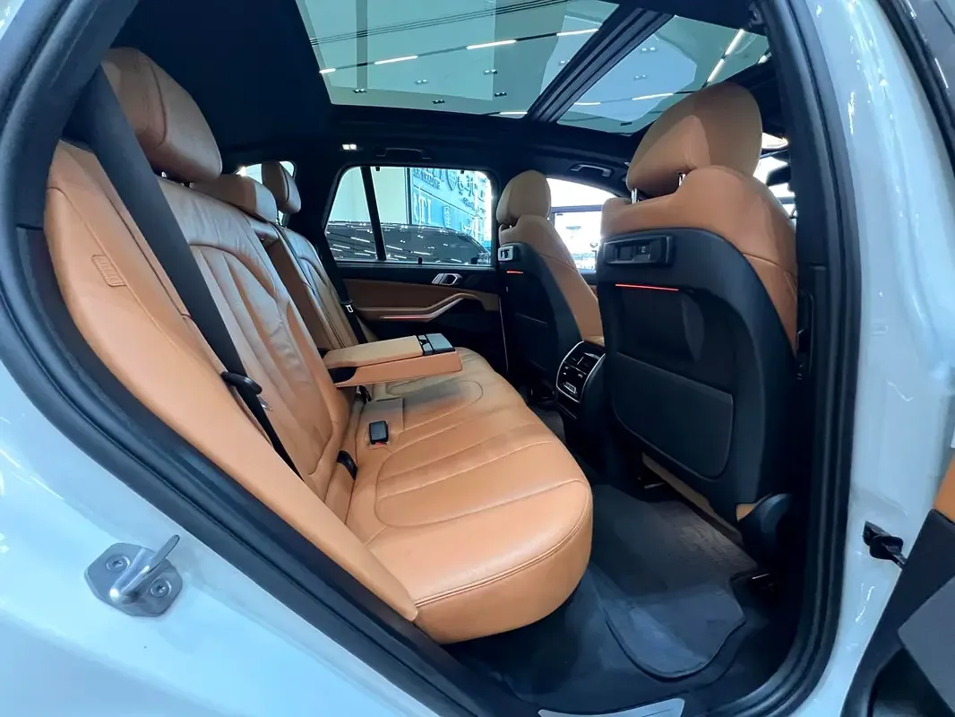 BMW X5 xDrive40i Steptronic (340 حصان) - 17