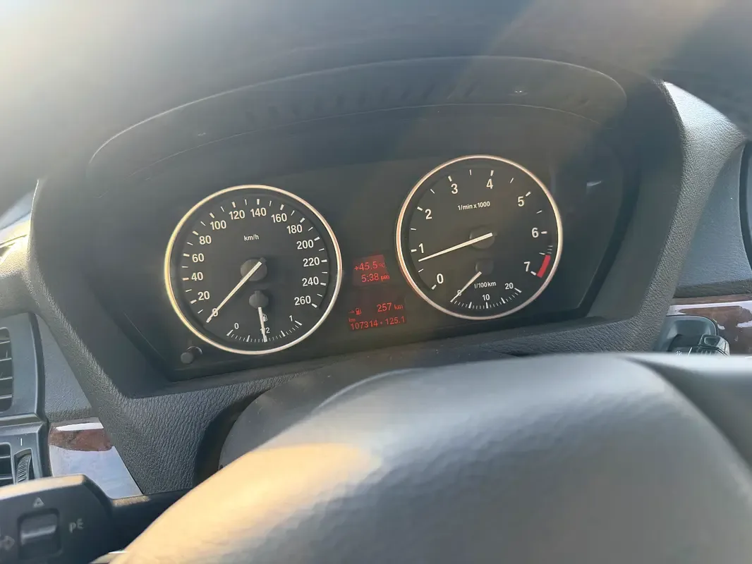 BMW X5 xDrive48i AT (355 hp) - 8
