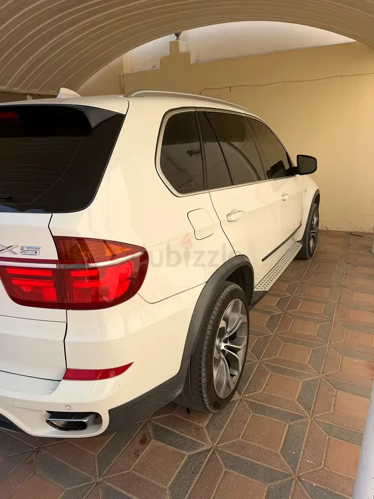 BMW X5 xDrive50i Steptronic (407 hp)