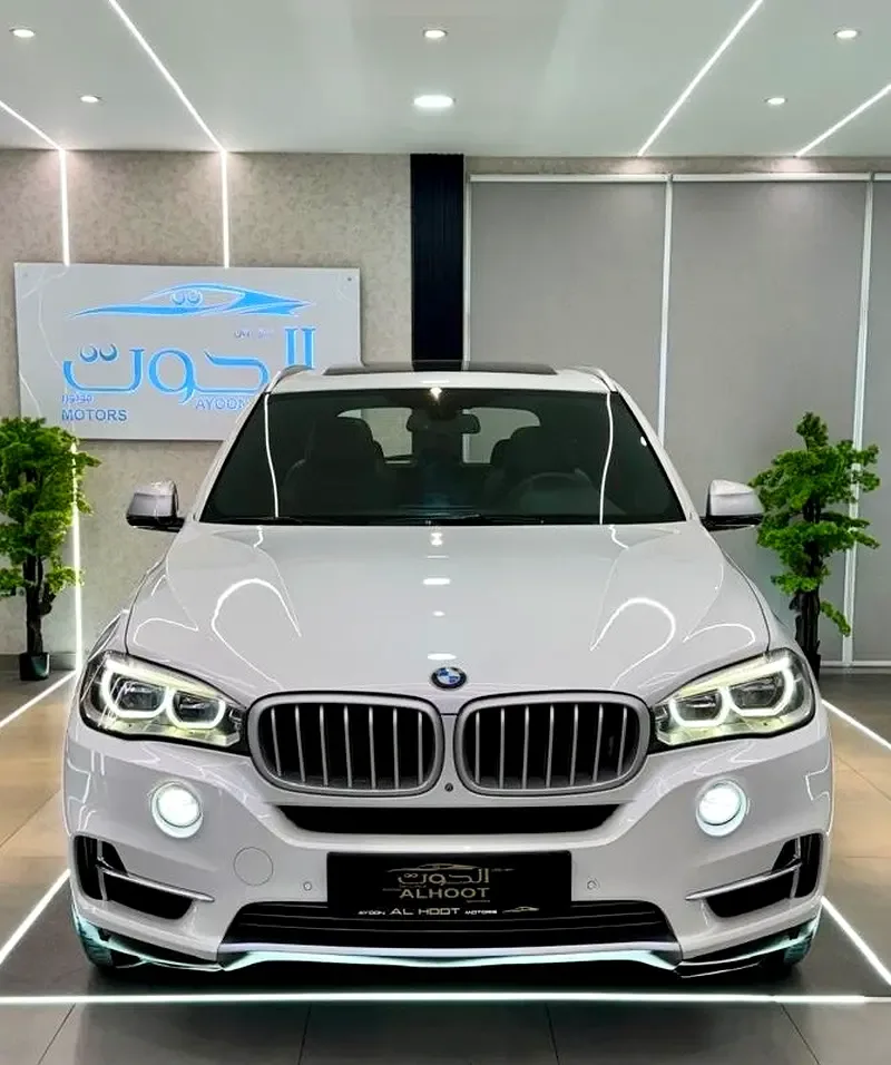 BMW X5 xDrive50i Steptronic (450 hp)