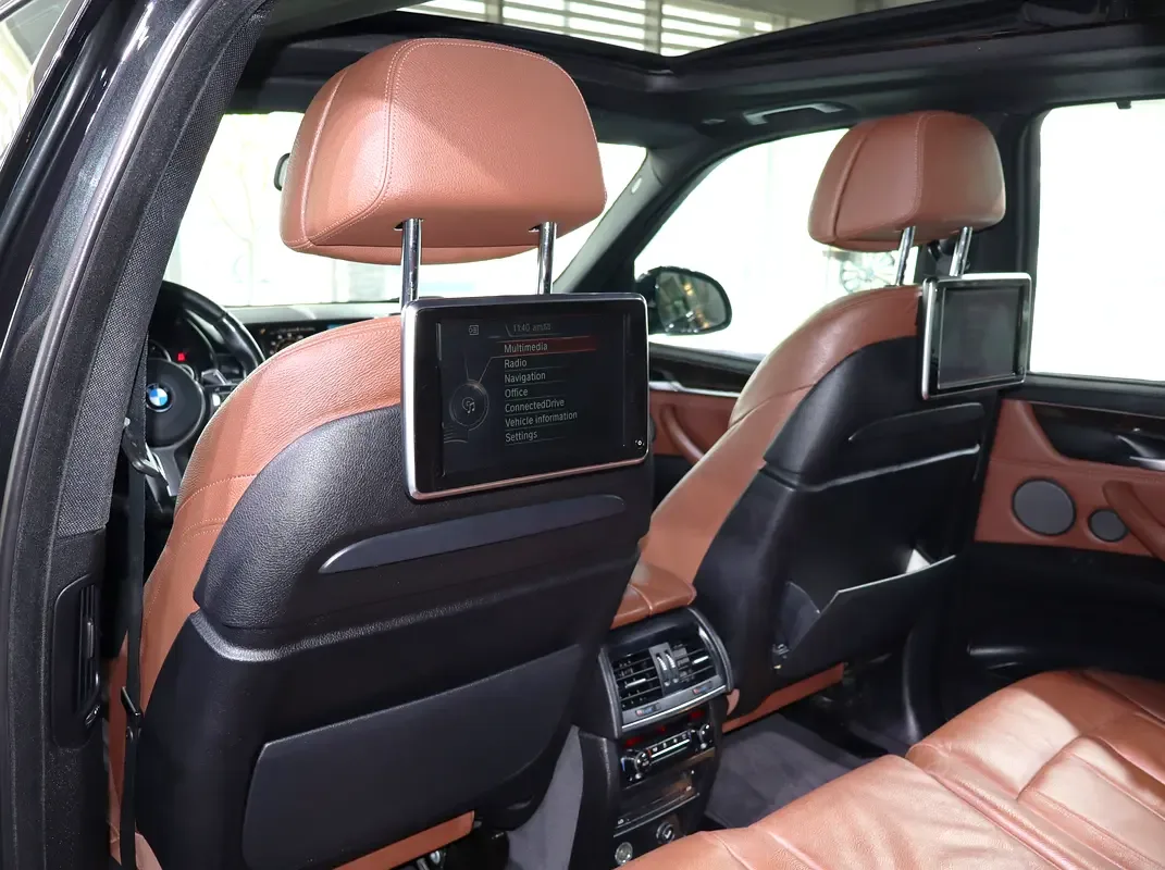 BMW X5 xDrive50i Steptronic (450 حصان) - 10