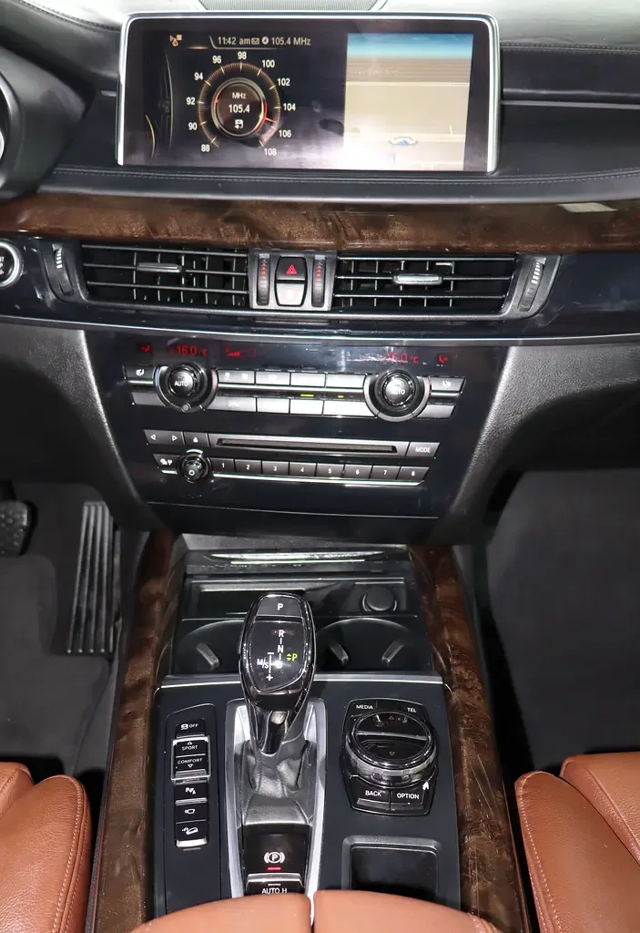 BMW X5 xDrive50i Steptronic (450 حصان) - 12