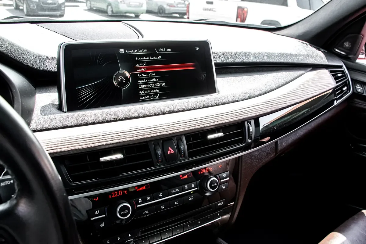 BMW X5 xDrive50i Steptronic (450 hp) - 10