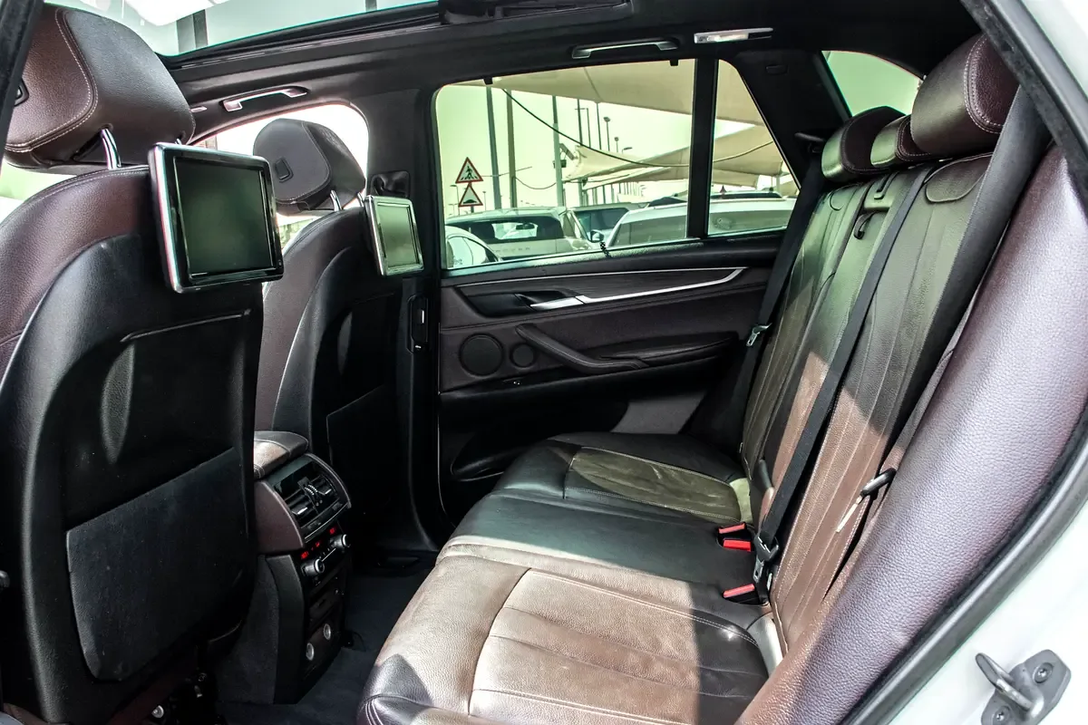 BMW X5 xDrive50i Steptronic (450 hp) - 15