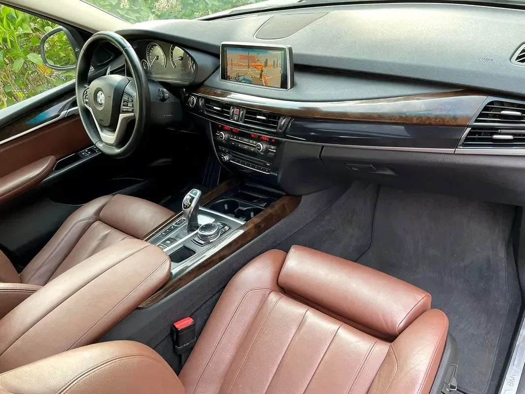 BMW X5 xDrive50i Steptronic (462 حصان) - 13