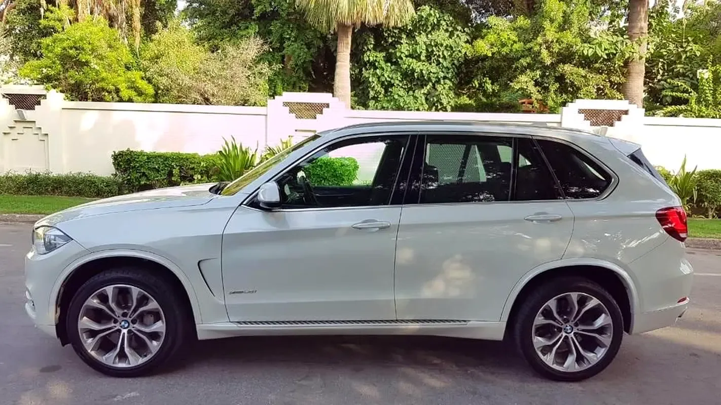 BMW X5 xDrive50i Steptronic (462 حصان) - 12