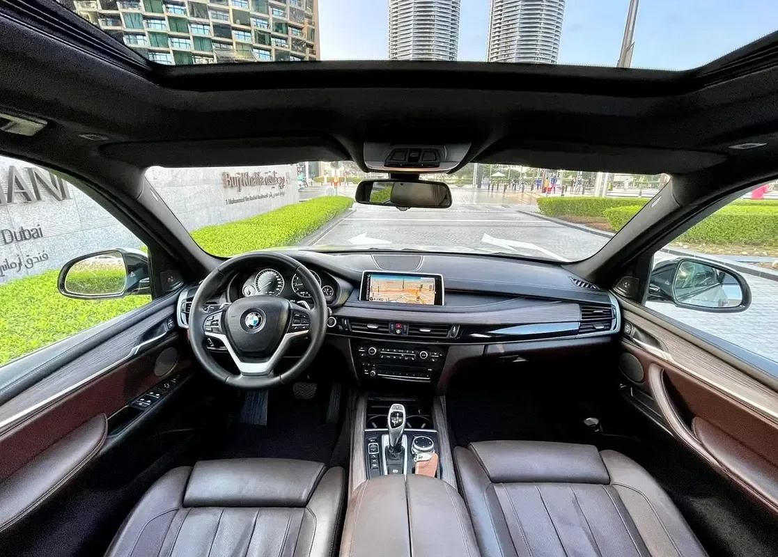 BMW X5 xDrive50i Steptronic (462 حصان) - 15