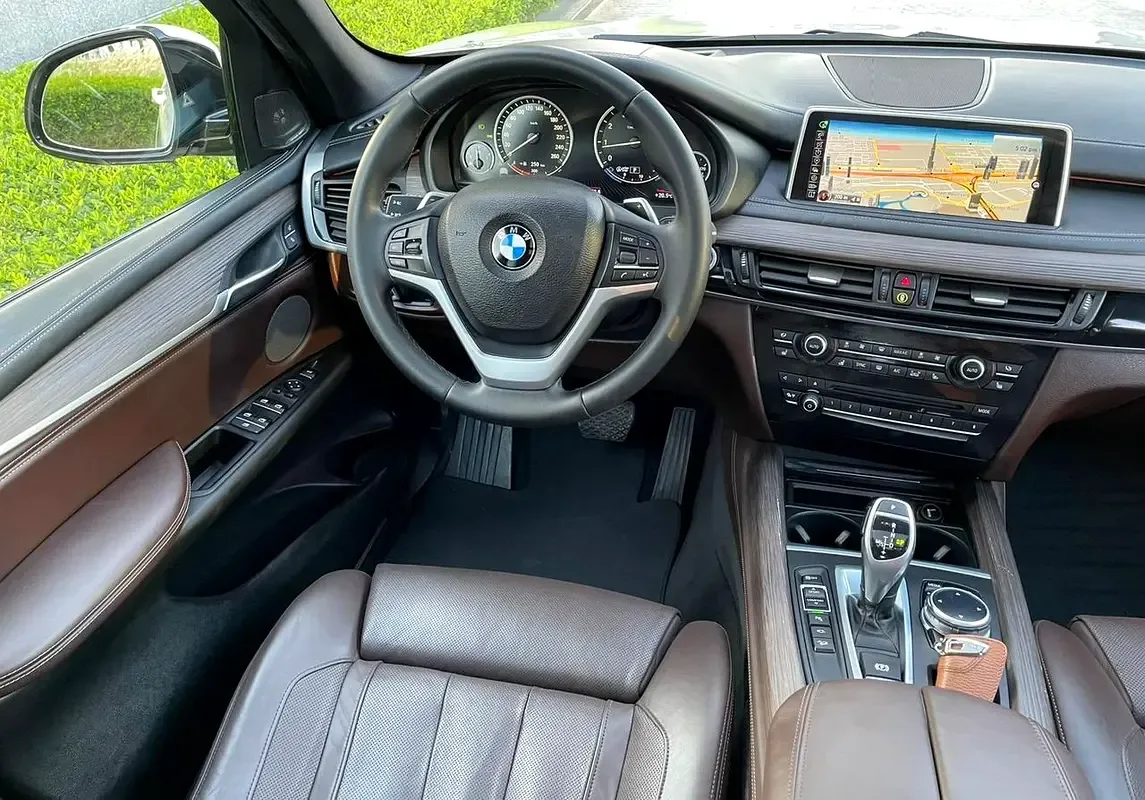 BMW X5 xDrive50i Steptronic (462 حصان) - 18