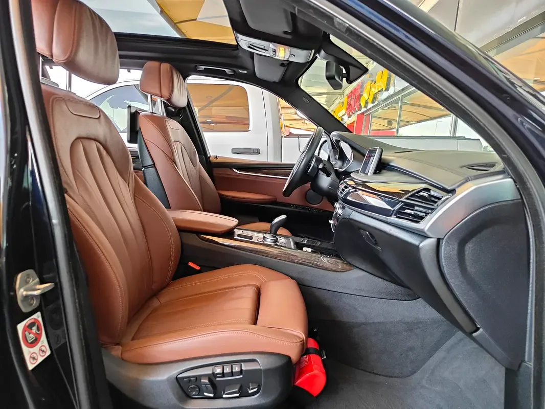 BMW X5 xDrive50i Steptronic (462 حصان) - 16