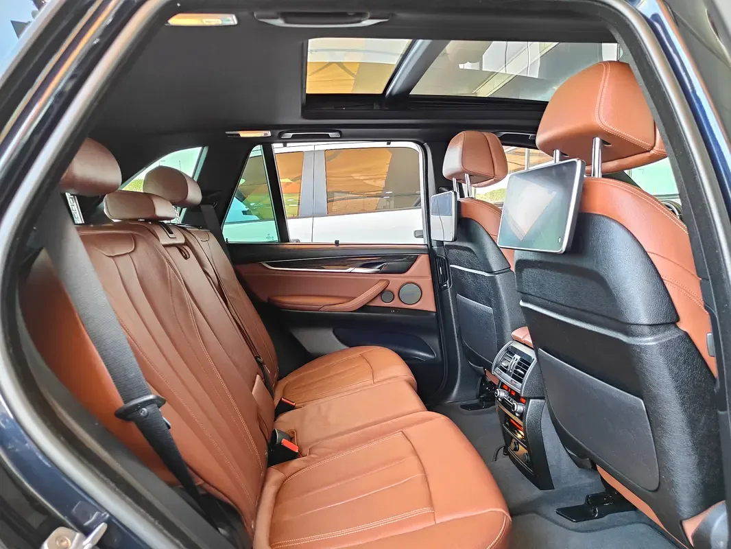 BMW X5 xDrive50i Steptronic (462 حصان) - 20