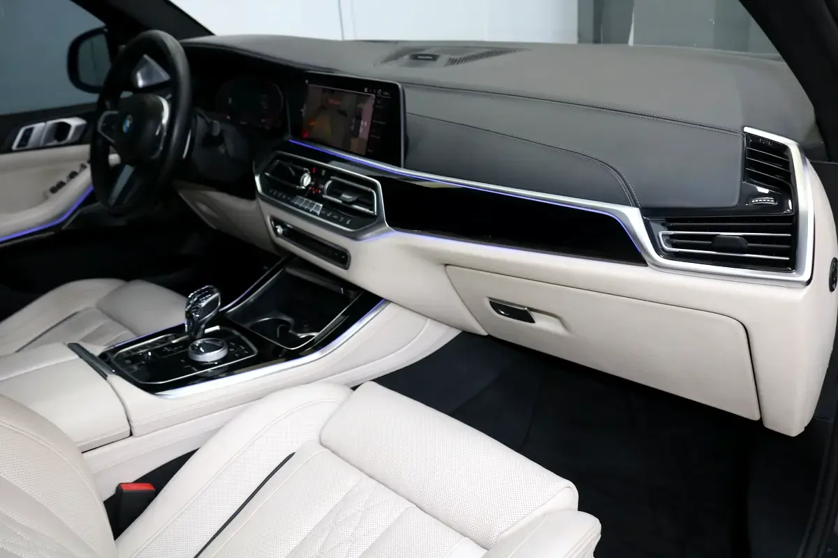 BMW X5 xDrive50i Steptronic (462 حصان) - 10
