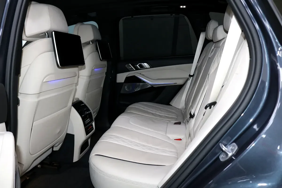 BMW X5 xDrive50i Steptronic (462 حصان) - 15
