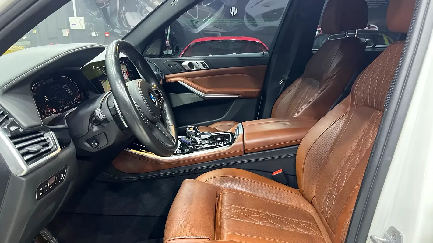 BMW X5 xDrive50i Steptronic (462 حصان) - 11