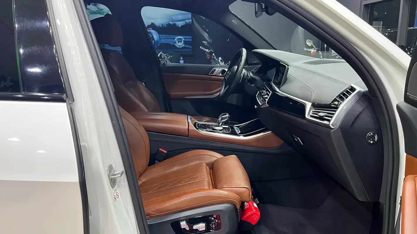 BMW X5 xDrive50i Steptronic (462 حصان) - 13