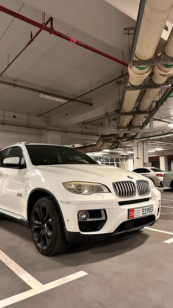 BMW X6 M 4.4 AT (555 hp)
