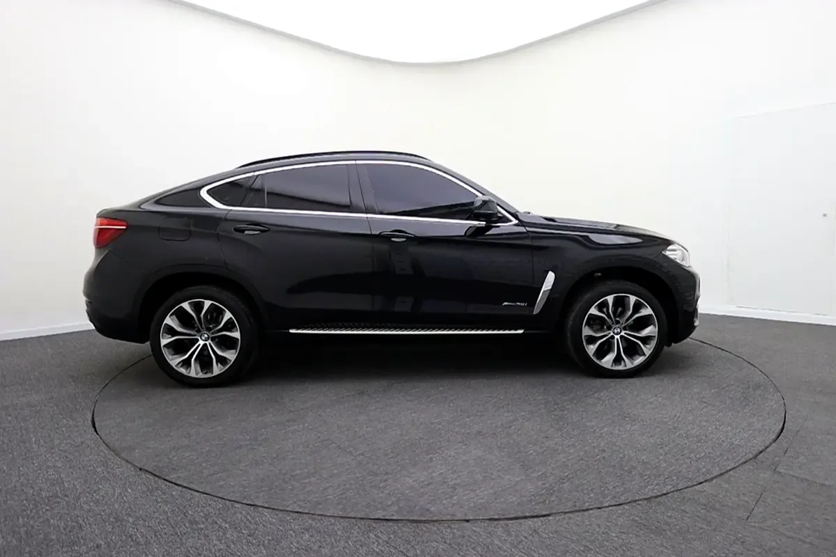 BMW X6 M 4.4 xDrive Steptronic (575 hp)