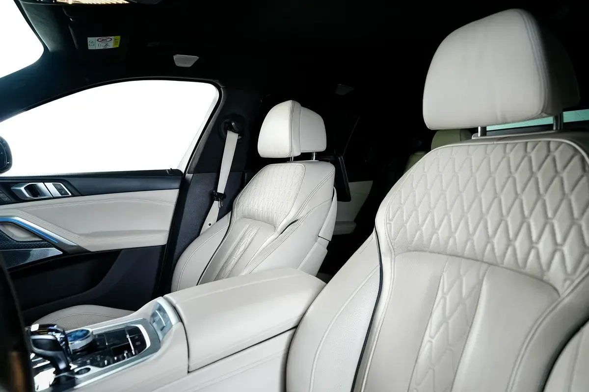 BMW X6 M50i Steptronic xDrive (530 حصان) - 17