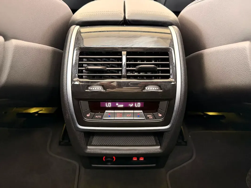 BMW X7 3.0 AT 4WD (380 hp) - 14