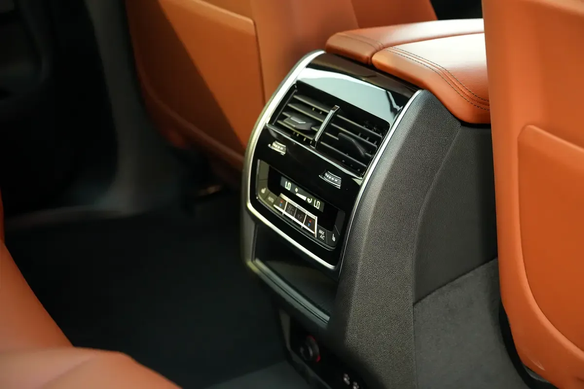 BMW X7 3.0 AT 4WD (380 hp) - 15