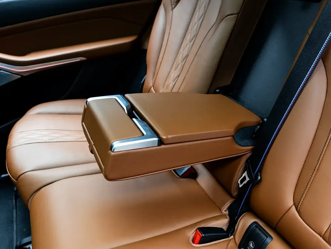 BMW X7 4.4 AT 4WD (530 hp) - 18