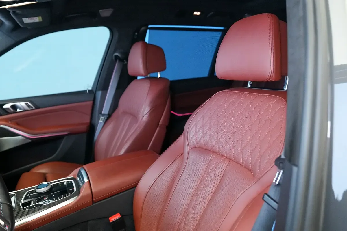BMW X7 4.4 AT 4WD (530 حصان) - 7