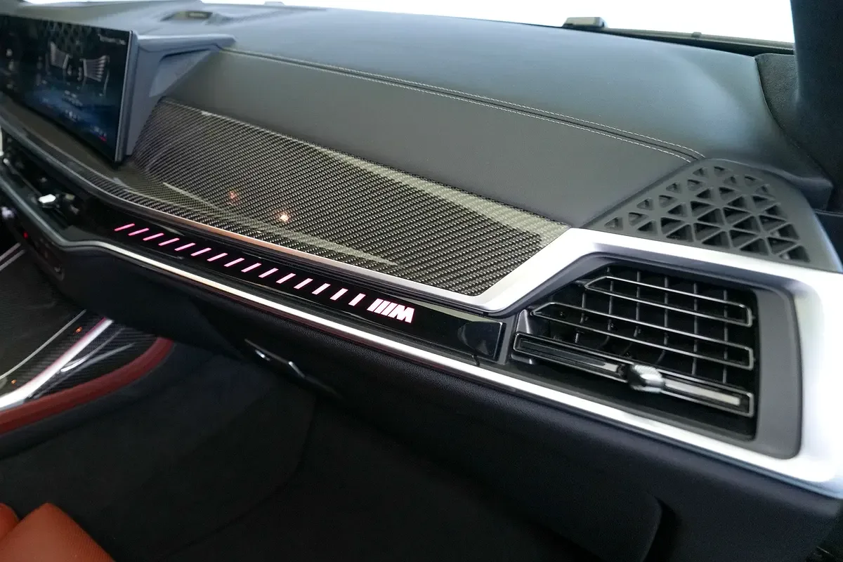 BMW X7 4.4 AT 4WD (530 حصان) - 12