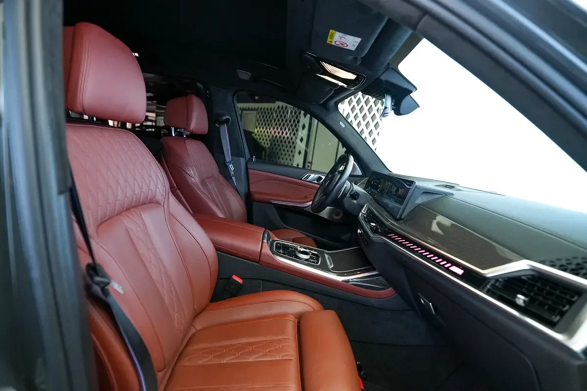 BMW X7 4.4 AT 4WD (530 حصان) - 14