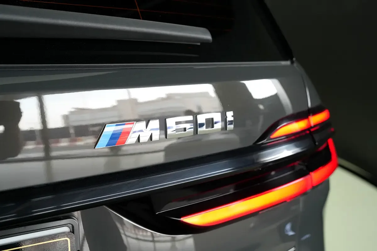 BMW X7 4.4 AT 4WD (530 حصان) - 16