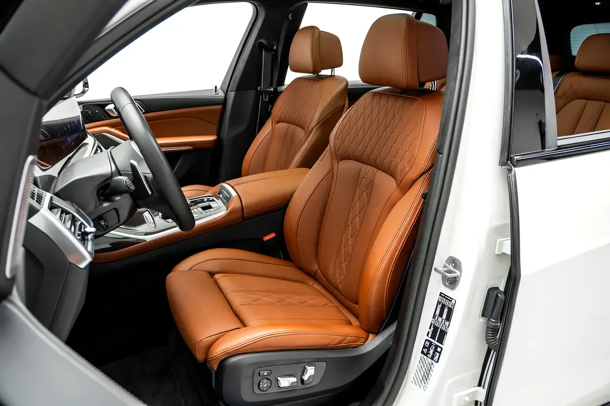 BMW X7 4.4 AT 4WD (530 حصان) - 8