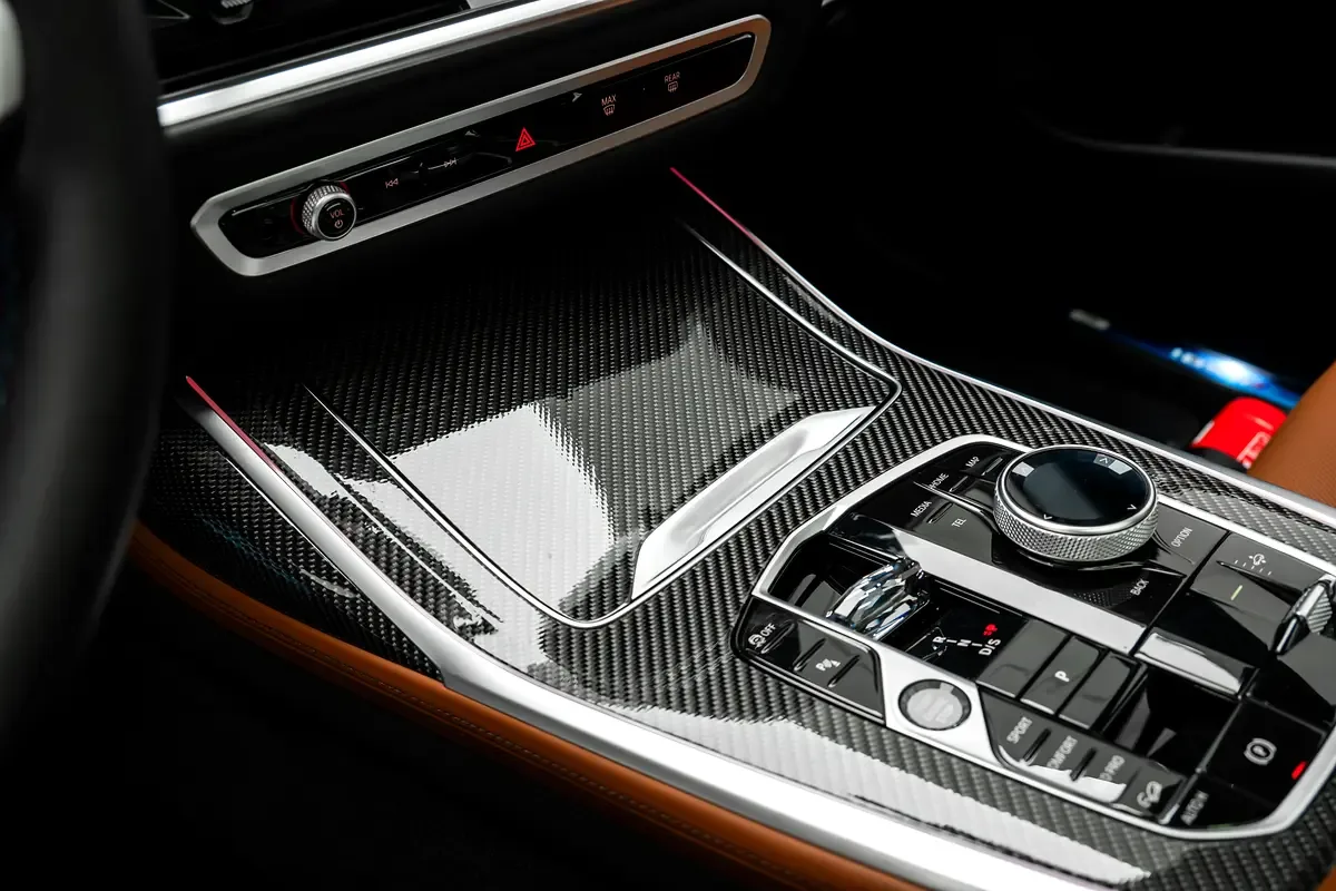 BMW X7 4.4 AT 4WD (530 حصان) - 12