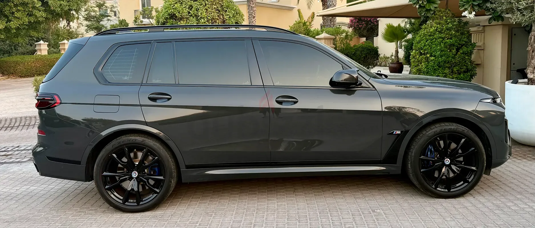 BMW X7 4.4 AT 4WD (530 حصان) - 4