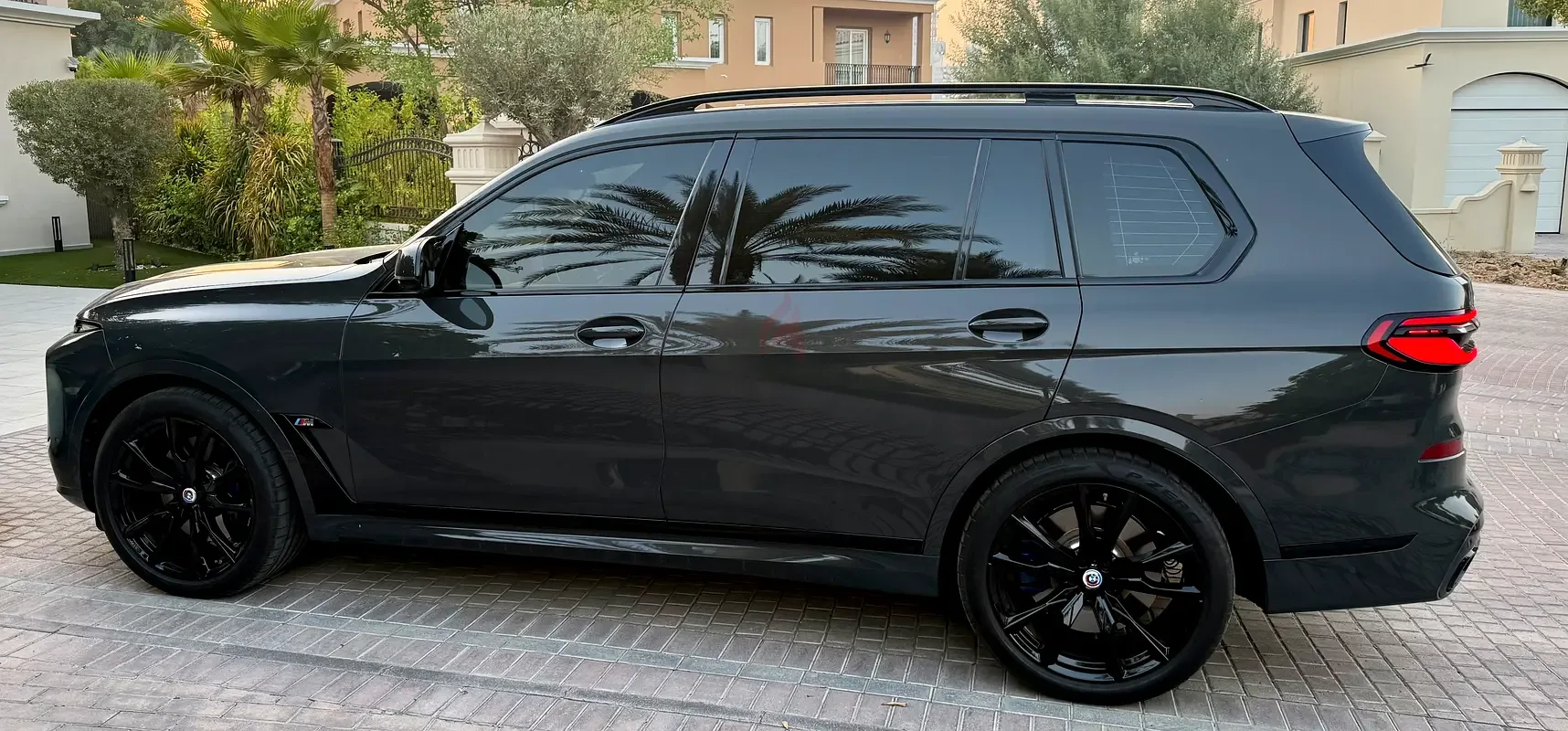 BMW X7 4.4 AT 4WD (530 حصان) - 3