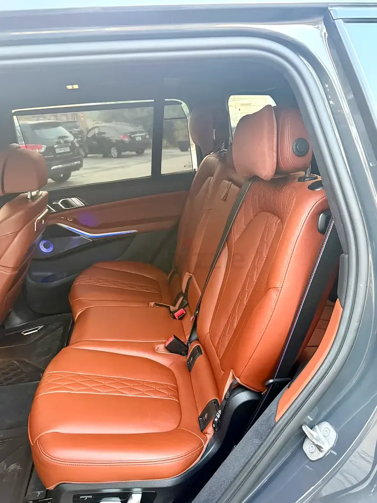 BMW X7 4.4 AT 4WD (530 حصان) - 7