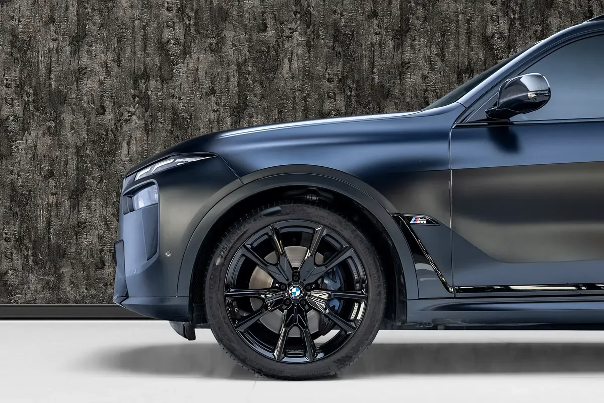 BMW X7 4.4 AT 4WD (530 حصان) - 6