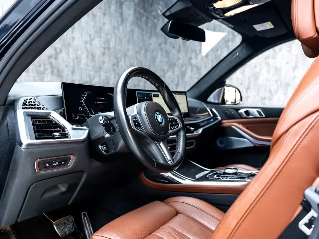 BMW X7 4.4 AT 4WD (530 حصان) - 10